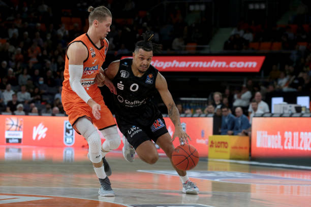 着他们在战 着他们在战